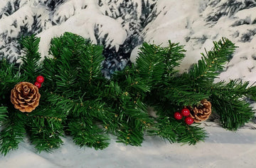 Red Berry & Pine Cones Green Decorative Christmas Garland - 2.7m x 12cm